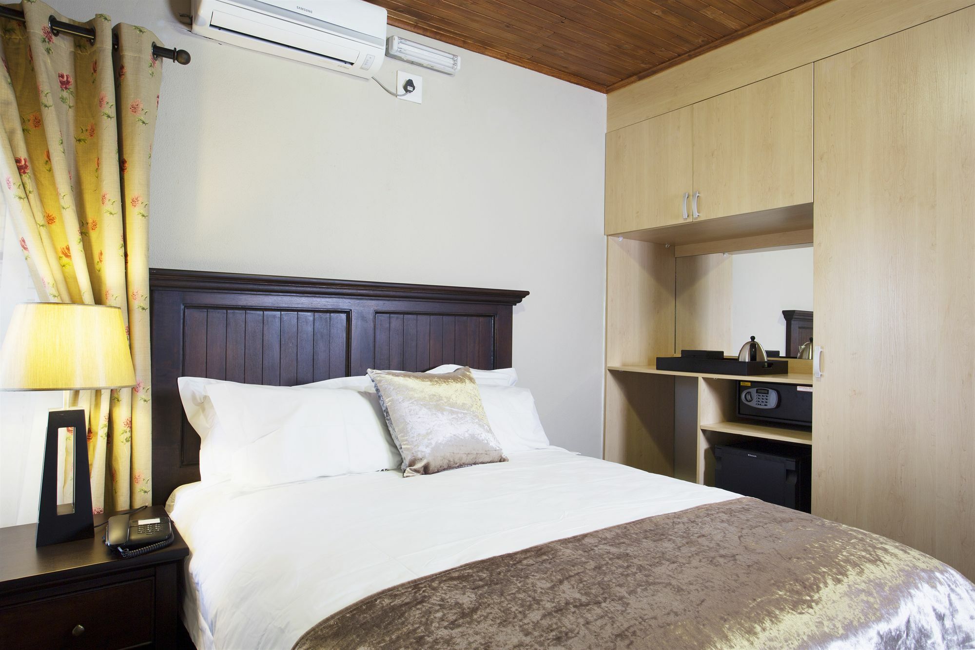 Eco Park Lodge Центурион Екстериор снимка