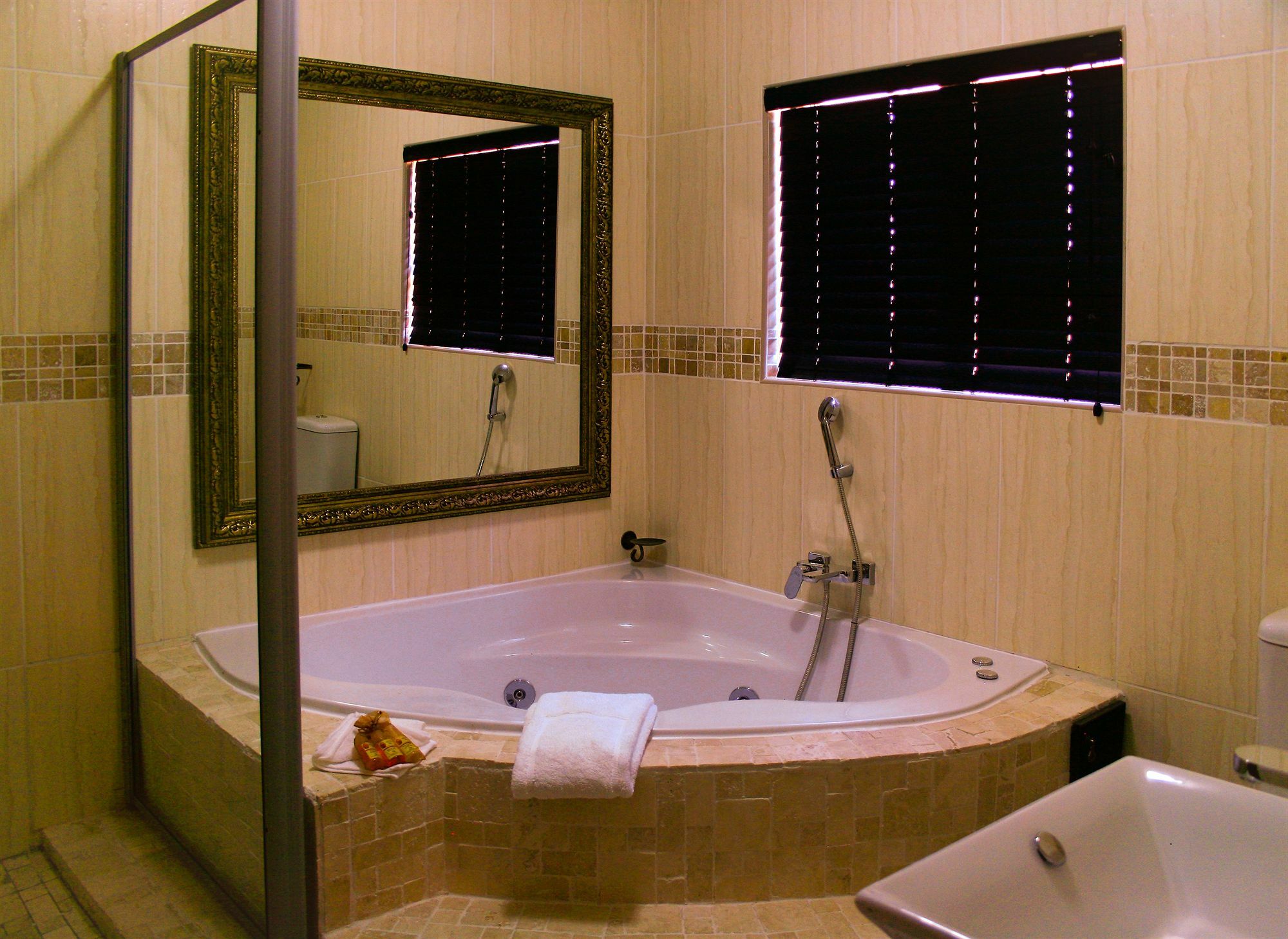 Eco Park Lodge Центурион Екстериор снимка